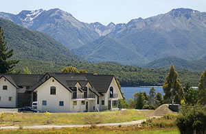 dock-bay-lodge-lake-view